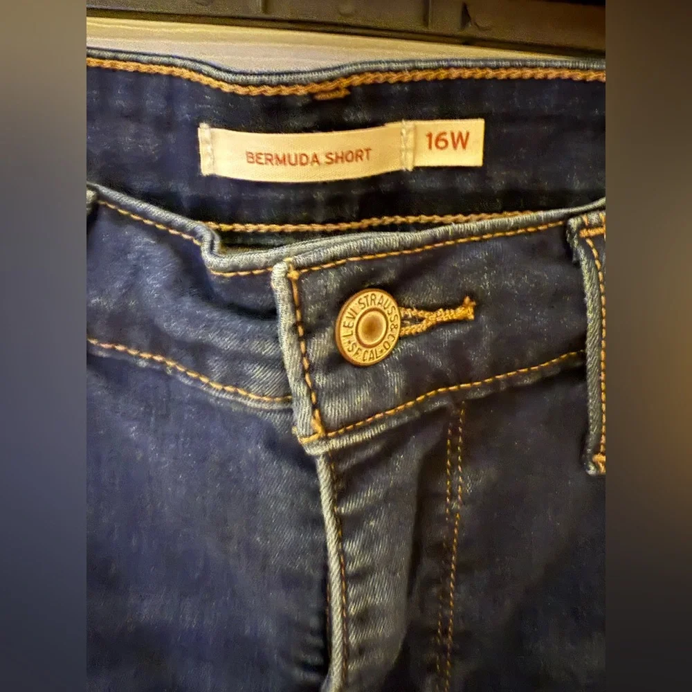 Levi Strauss Dark Blue Bermuda Shorts Size 16W Bermuda Jean Shorts NWOT - Picture 3 of 12